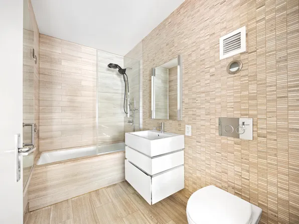 421 Hudson Street 214 image 10 of 11