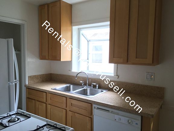 Eat in Kitchen and Laundry Rooom