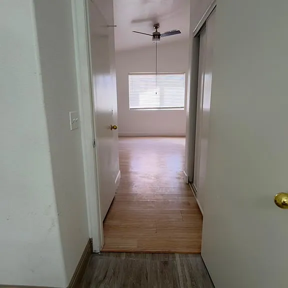 2050 Los Feliz St #102 — Photo 22