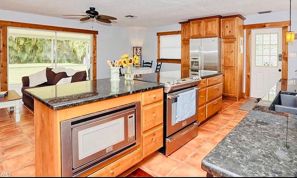 1st image of 831 Lake McGregor Dr