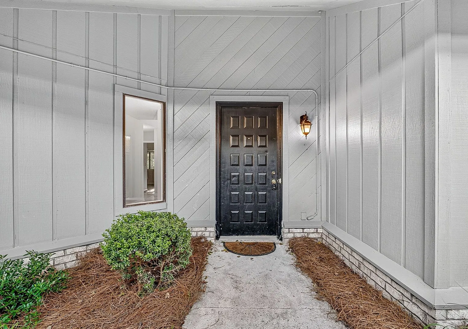 Your Comfortable Retreat in Mount Pleasant — Photo 3