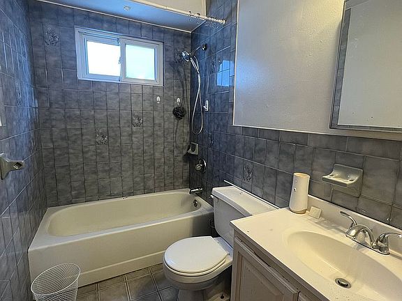 4th image of 161-48 85th St #1