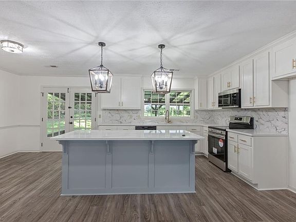 2nd image of 1905 Ashley Dr