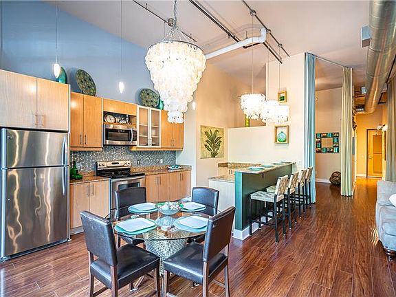 2nd image of 185 NE 4th Ave APT 211E