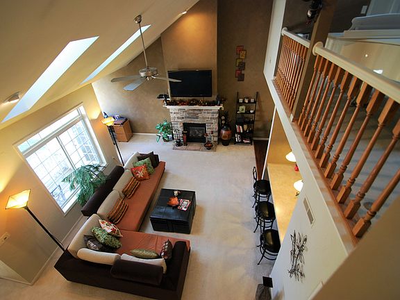 2nd image of W398N5927 Autumn Woods Dr