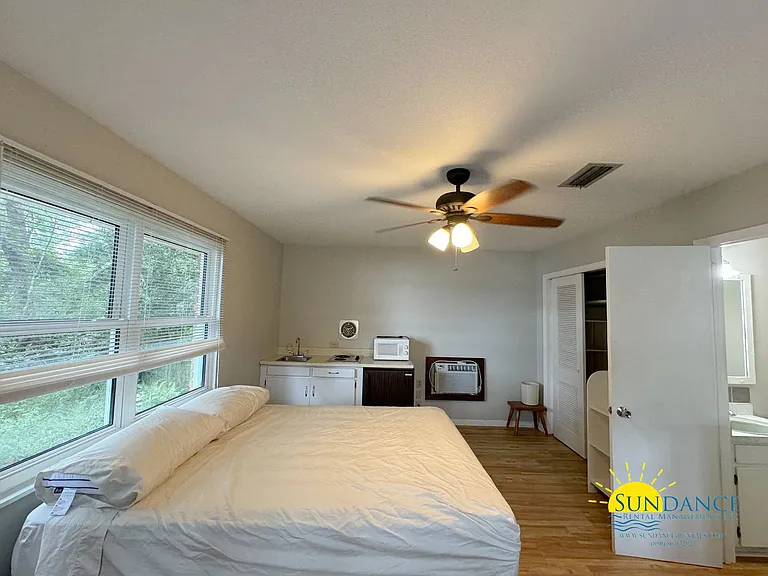 7 Longwood Dr — Photo 5