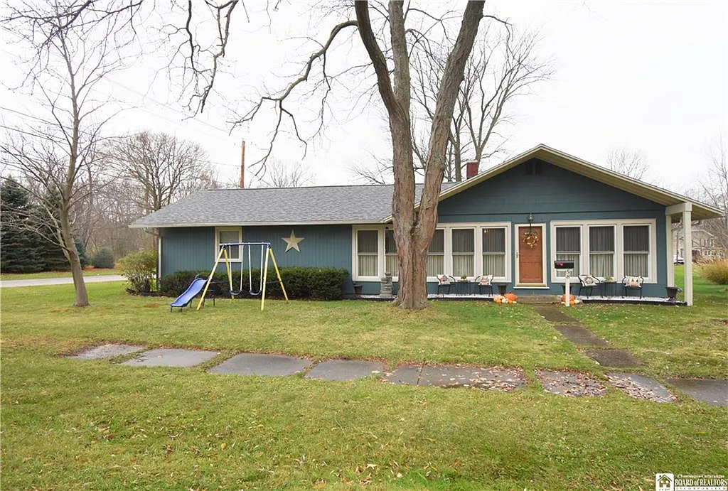 58 Crandall St photo 1