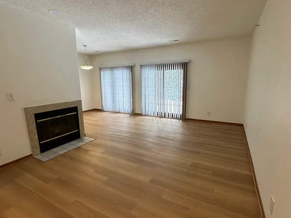 7463 Meander Dr APT 2, Rockford, IL 61107