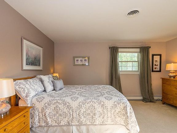 5th image of 274 Hickory Dr