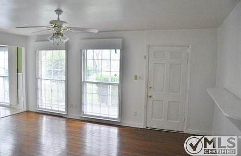 2nd image of 242 Moore St