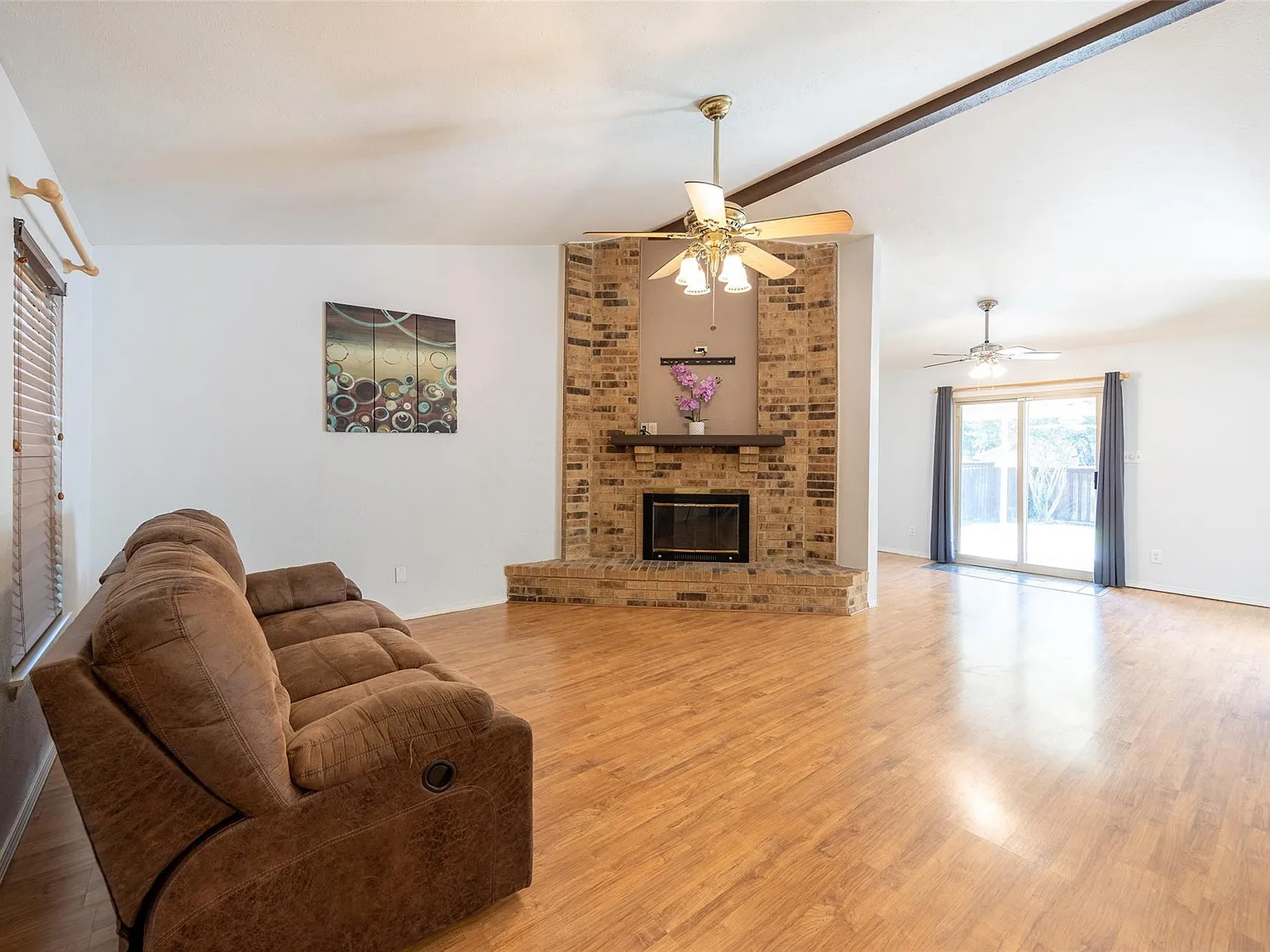 3 bed, 1452 sqft, $2,400 — Photo 4