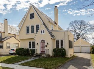 6 May Ct, West Hempstead, NY 11552