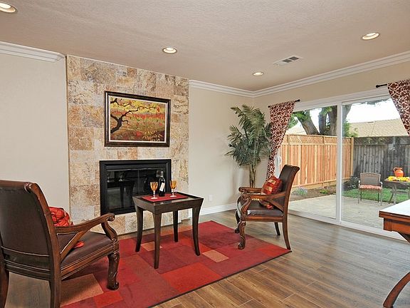 5th image of 2486 La Mirada Dr