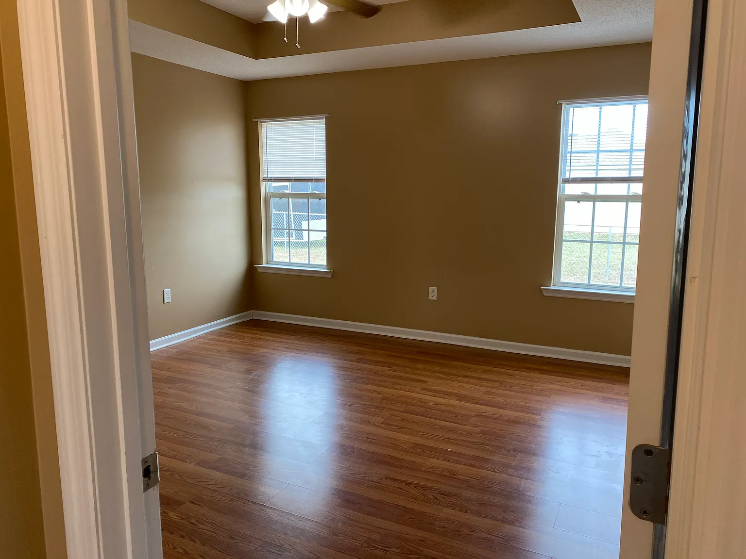 3 bed, 1414 sqft, $1,800 — Photo 2