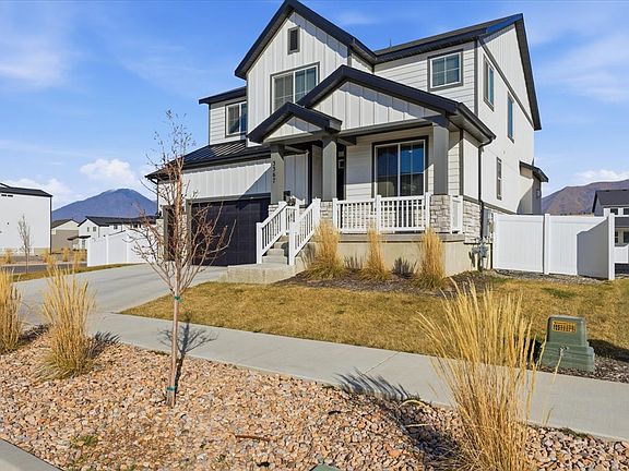 3rd image of 3367 S Pinyon Park Ln