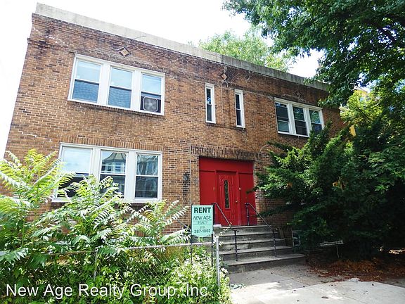 2nd image of 4702 Cedar Ave APT 1