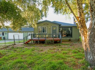 345 E Sunny Sands Rd, Cathlamet, WA 98612