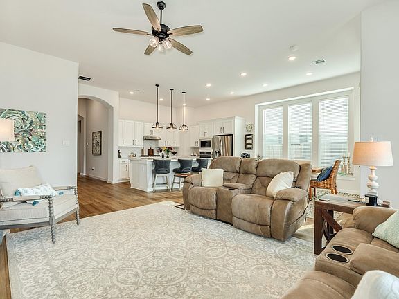 3rd image of 4010 Shackleton Ct