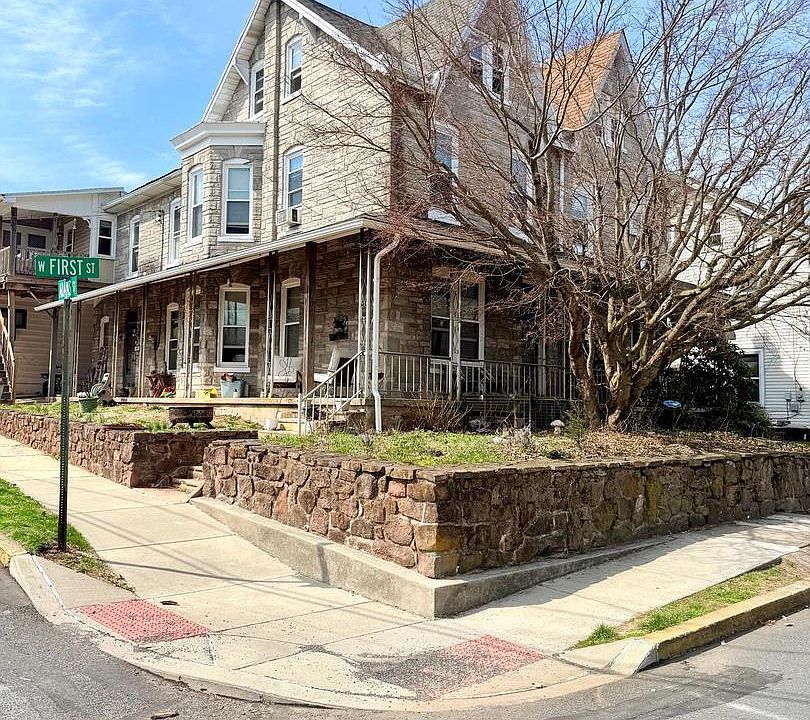 1st image of 402 W 1st St