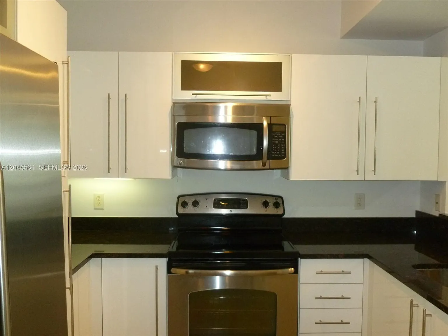 Toscano Condo — Photo 2