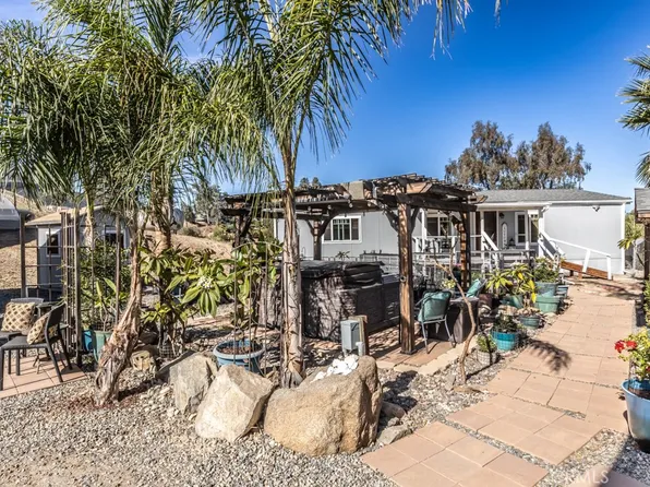 8081 Popely Pass Dr, Corona, CA 92883