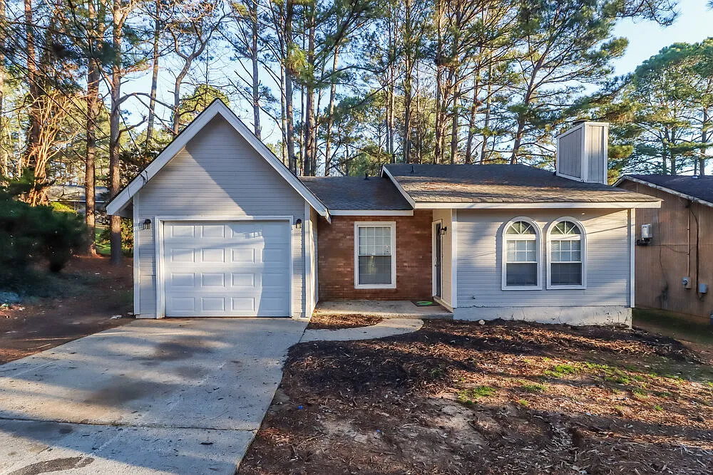 3 bed, 2.0 bath, 1309 sqft, $1,890 — Photo 1