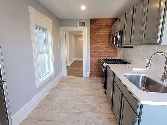4th image of 234 Bigham St #2