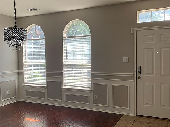 4th image of 9740 Longhill Dr