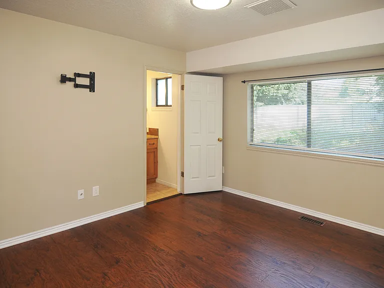 1179 E 2450 N — Photo 19