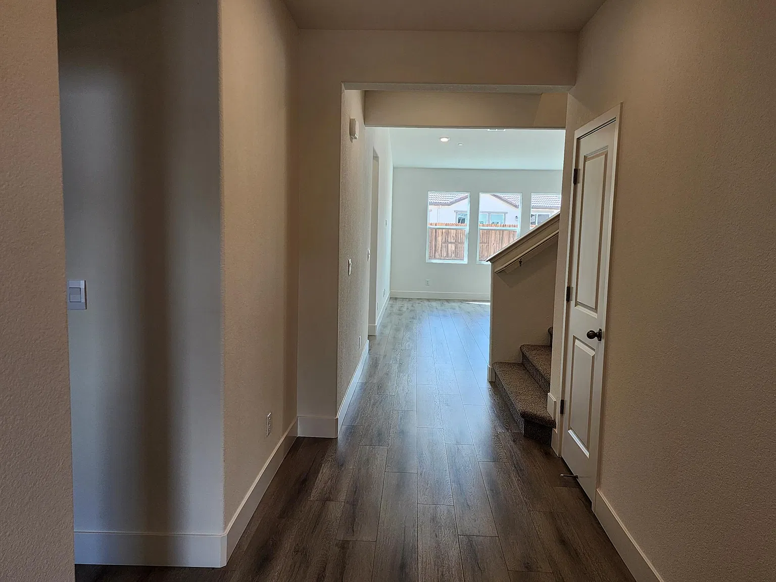 5 bed, 2537 sqft, $3,300 — Photo 4
