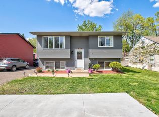 1811 Highway 96 E, Saint Paul, MN 55110