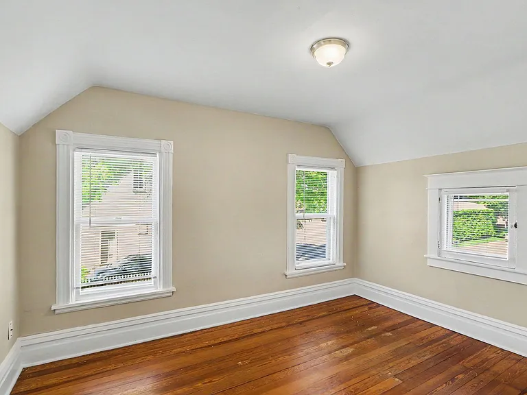118 W Walnut St #2 — Photo 6