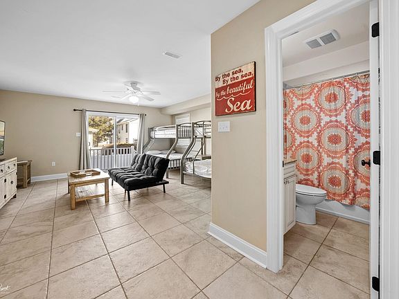 3rd image of 125 45th St E #Sea
