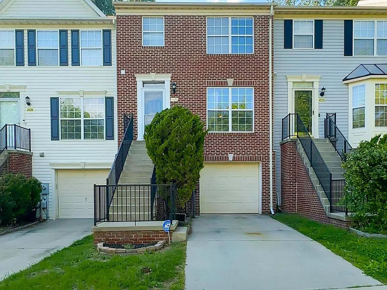 4826 Buxton Cir — Photo 1