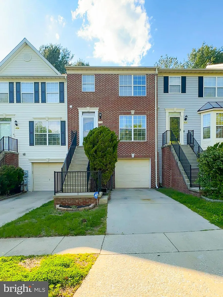 Photo 1 of 33 - 4826 Buxton Cir - Owings Mills, MD Primary Photo - 4826 Buxton Cir
