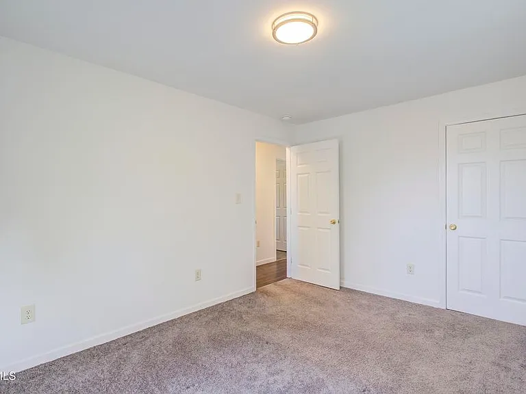 2540 Volunteer Pkwy — Photo 14