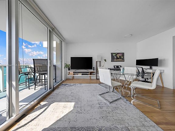 4th image of 1200 West Ave APT 1228