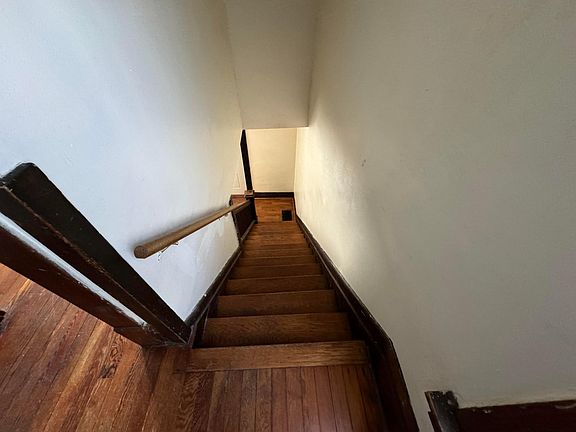 Hallway-stairs