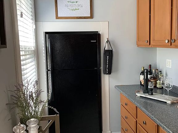 5th image of 505 Delta Ave #2