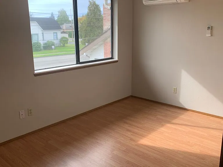 1160 Main St #A — Photo 15
