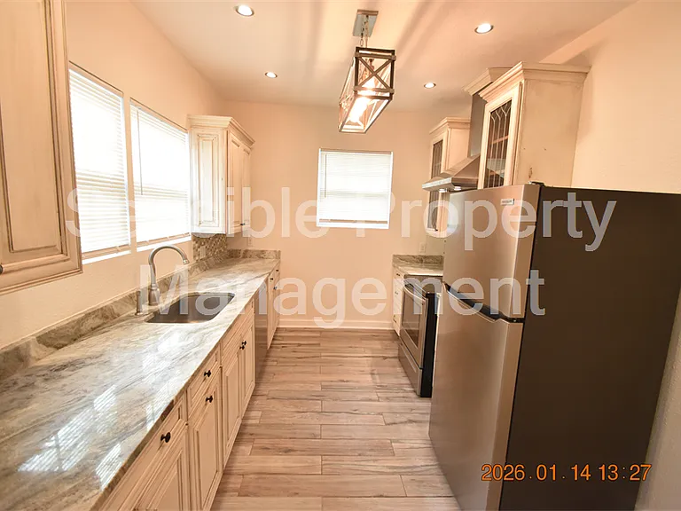 907 E Patterson St — Photo 11