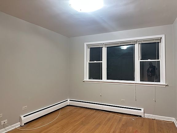 4th image of 1628 W Chase Ave #3S