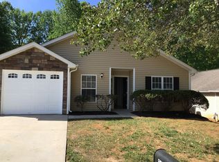 5620 Regent Village Dr, Winston Salem, NC 27103