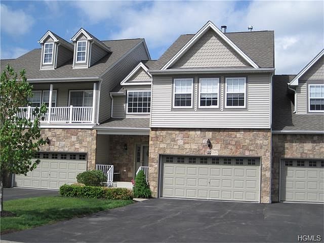 Sought after Hudson River Premier Townhome community