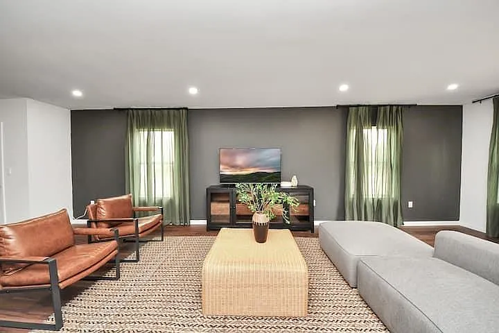 3760 Rio Vista St — Photo 4
