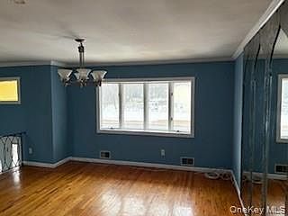 5th image of 1597 Brentwood Road