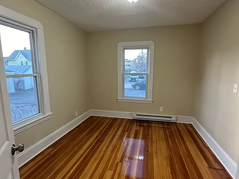27 Ellen Ave — Photo 5