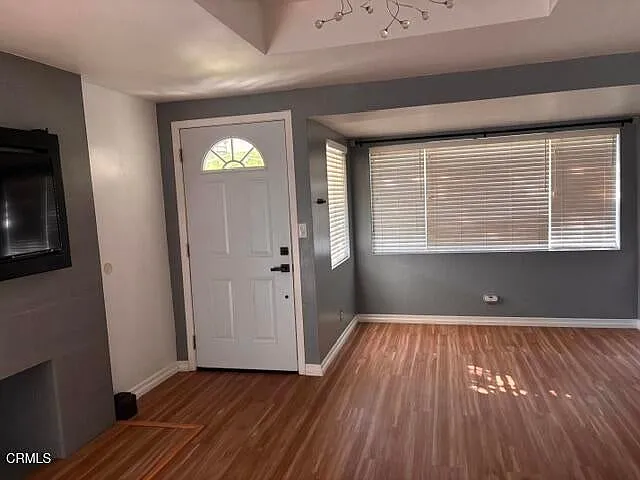 2 bed, 735 sqft, $4,000 — Photo 2