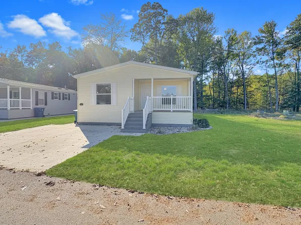 115 San Souci Dr, Sparta, MI 49345