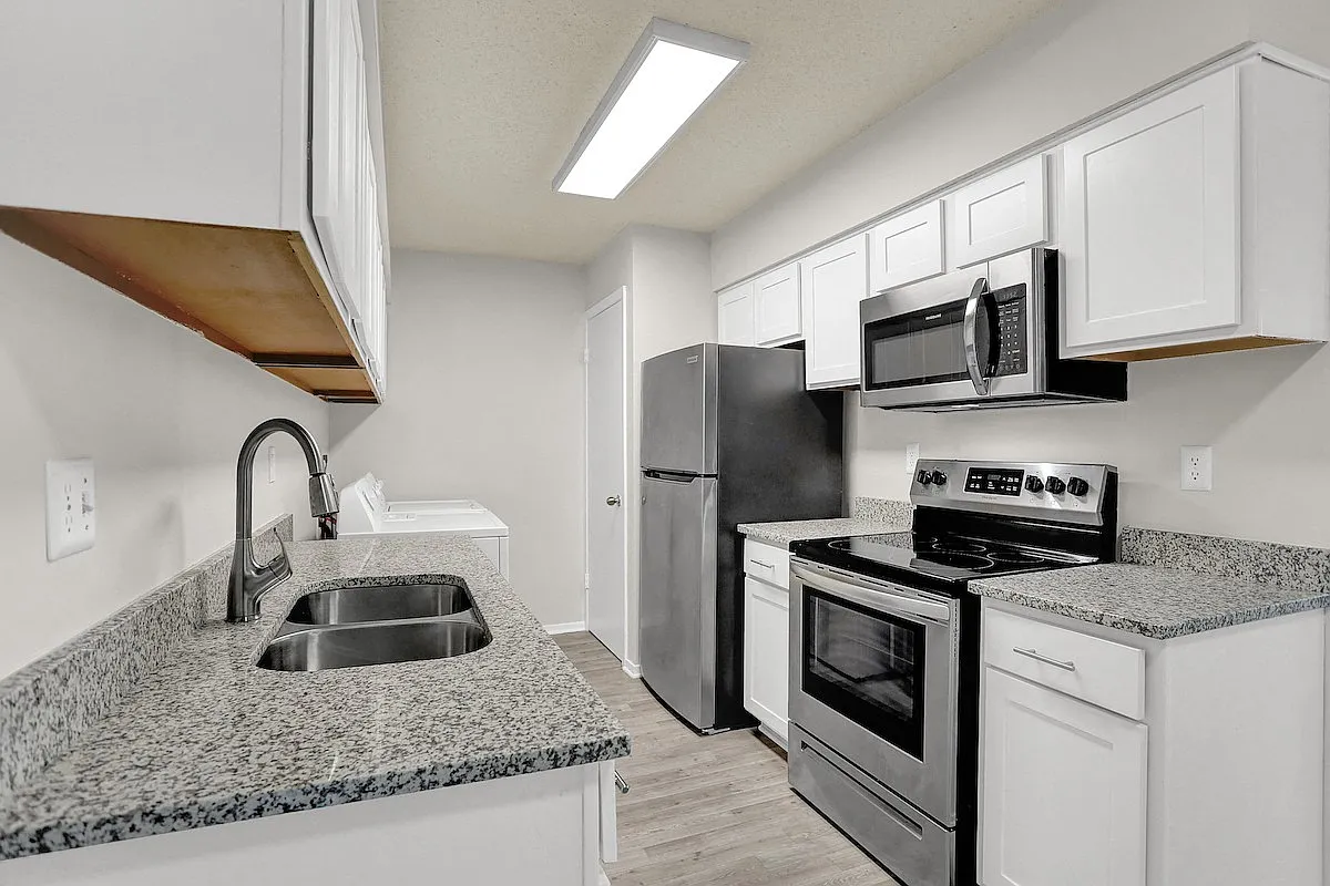 Rock Creek Apartments — Photo 4